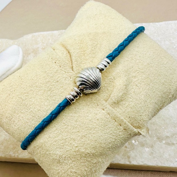 EUC Pandora 598951C01 Turquoise Braided Leather Bracelet w/ Silver Shell Clasp - Picture 4 of 10